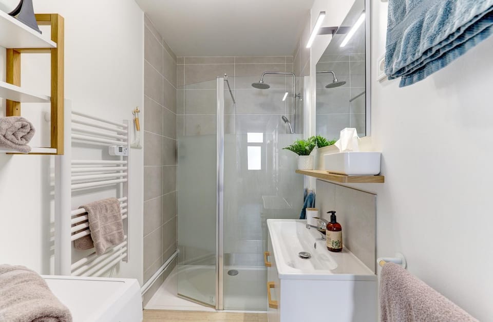 Shower, Bathroom