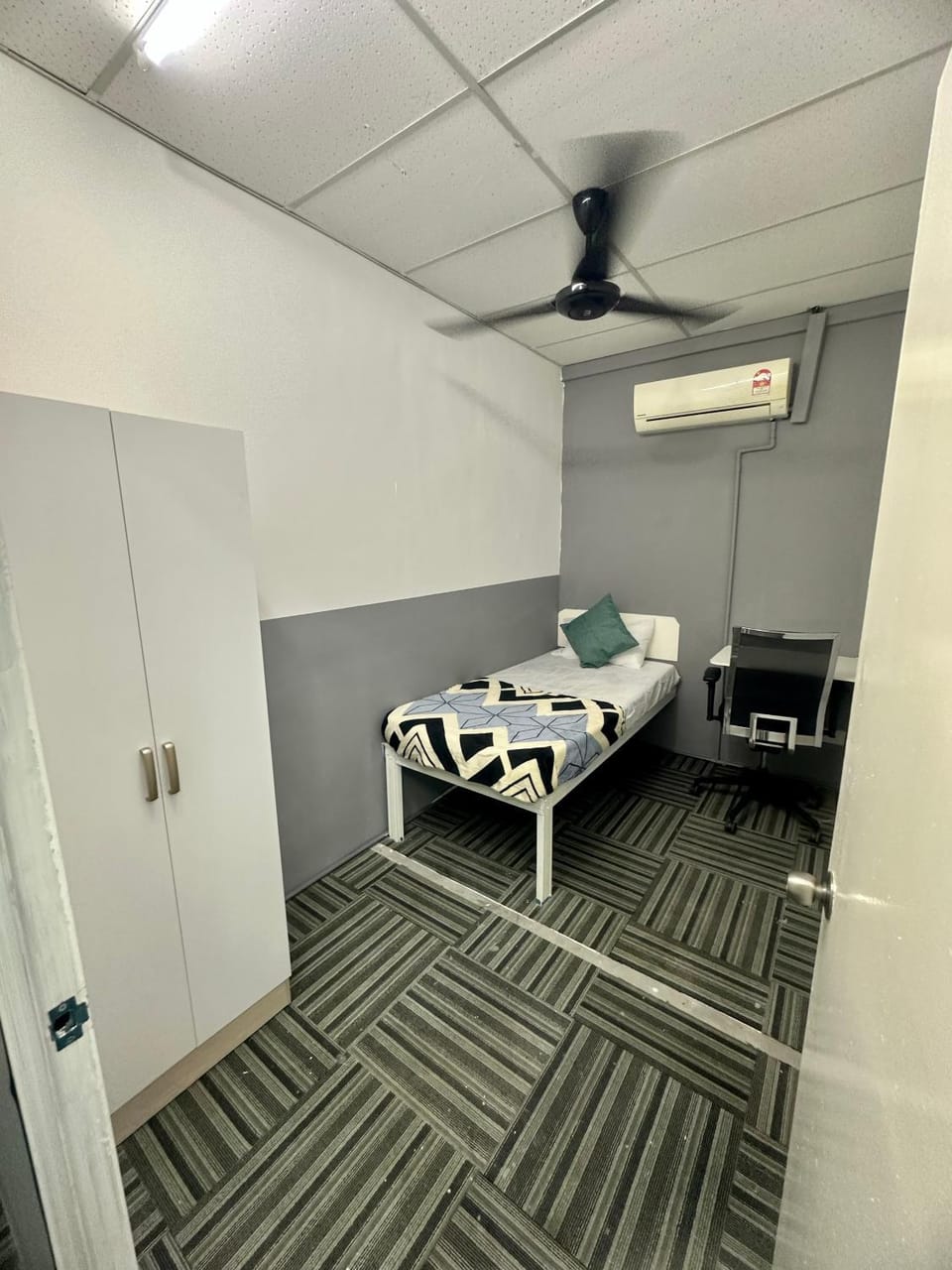 SS GREY HOSTEL Bandar utama Motel in Petaling Jaya