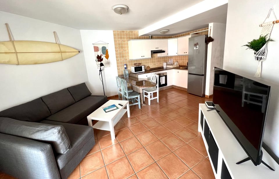 TV and multimedia, Living room, Seating area, Dining area, Evening entertainment