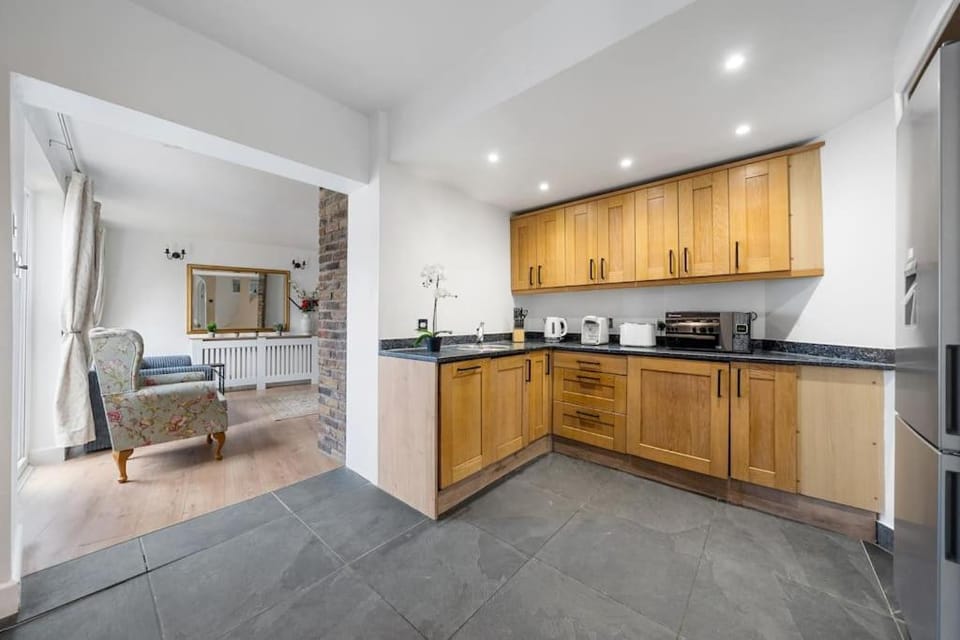 Charming Cottage in Hampstead Heath House in London Borough of Camden