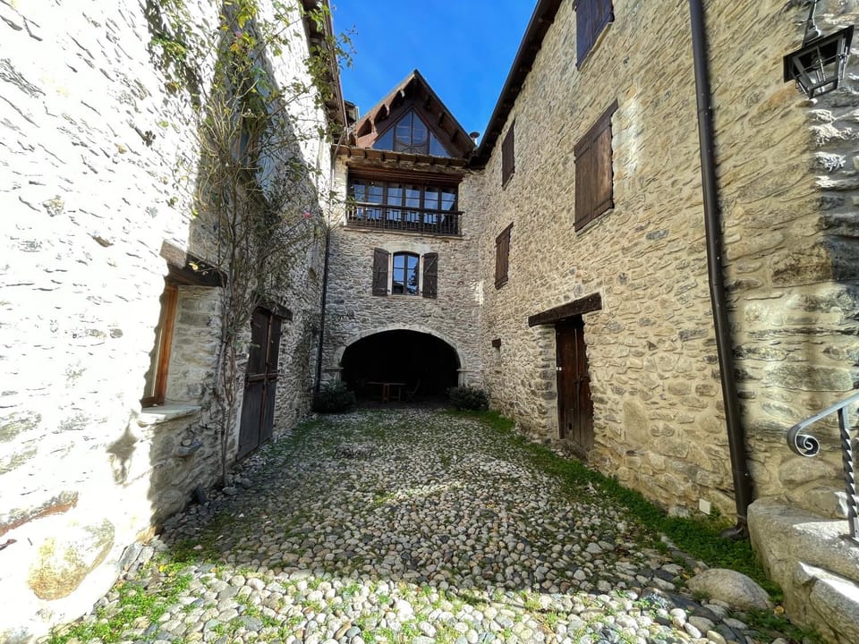 Property building, Day