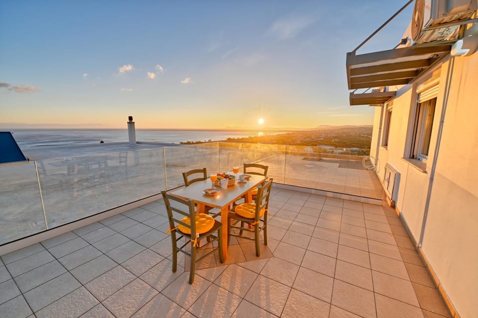 Day, Balcony/Terrace, Dining area, City view, Sea view, Sunrise