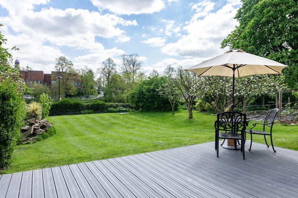 Quarry View Studio in Shrewsbury with Parking Apartment in Shrewsbury