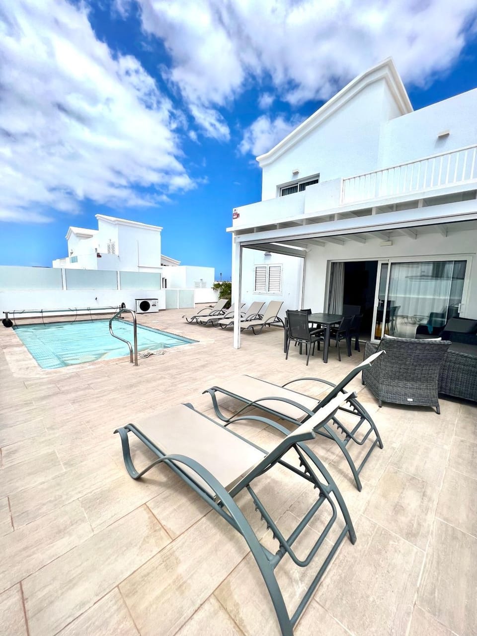 Balcony/Terrace, Seating area, Swimming pool