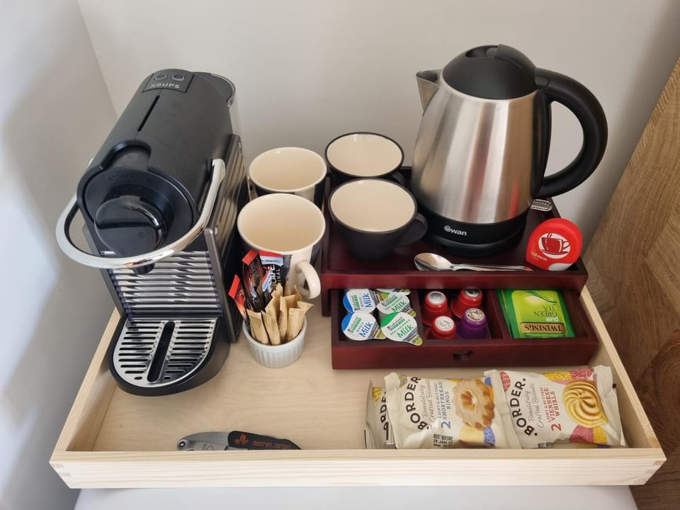 Coffee/tea facilities, Internal: Not applicable to any particular room