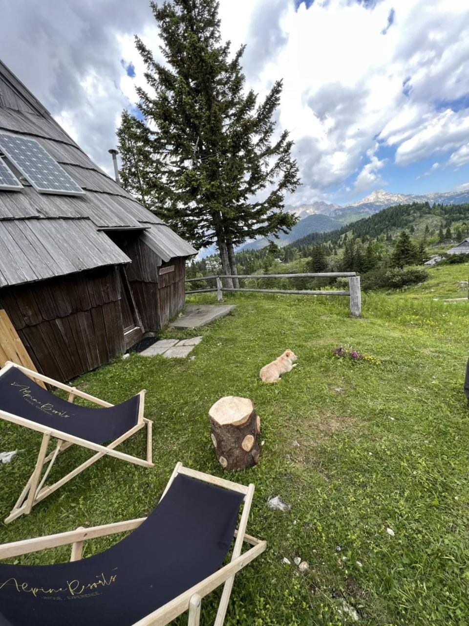 Property building, Day, Mountain view