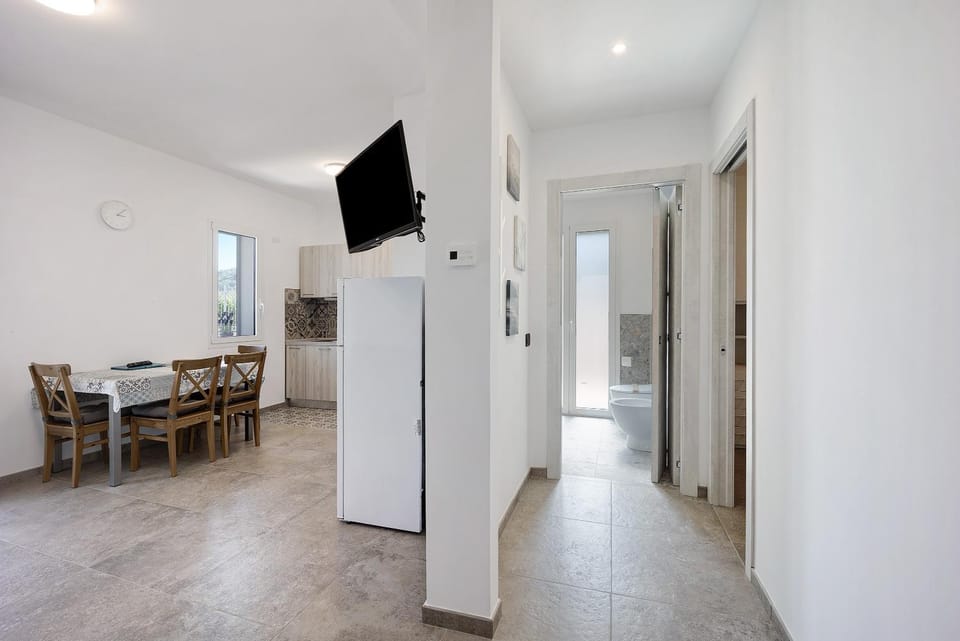 Bathroom, Living room
