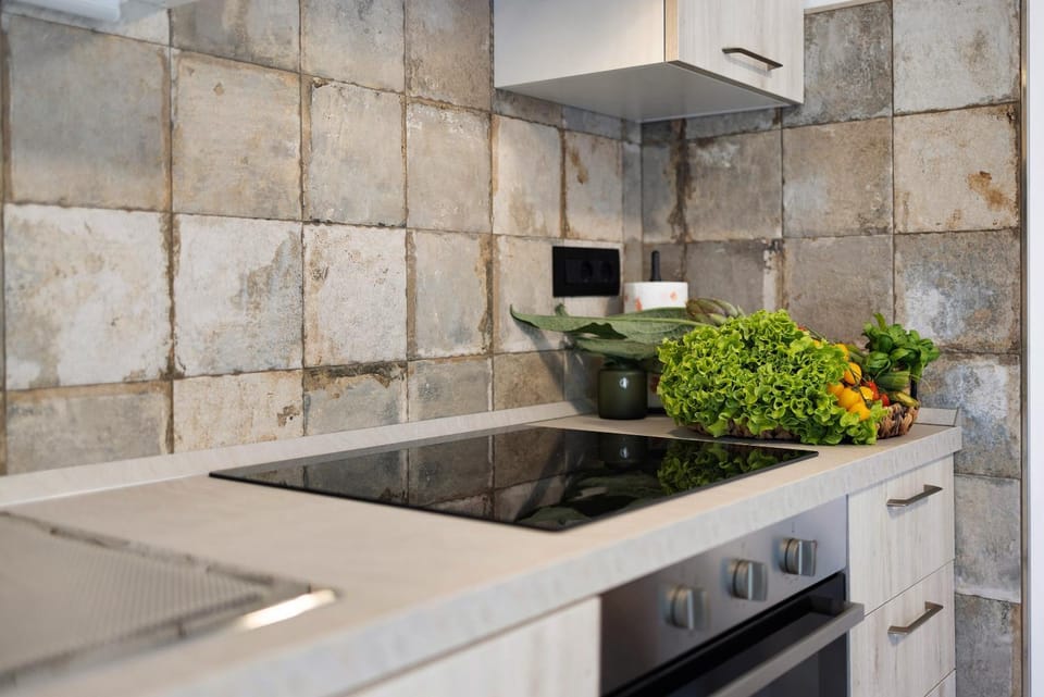 Kitchen or kitchenette, Living room
