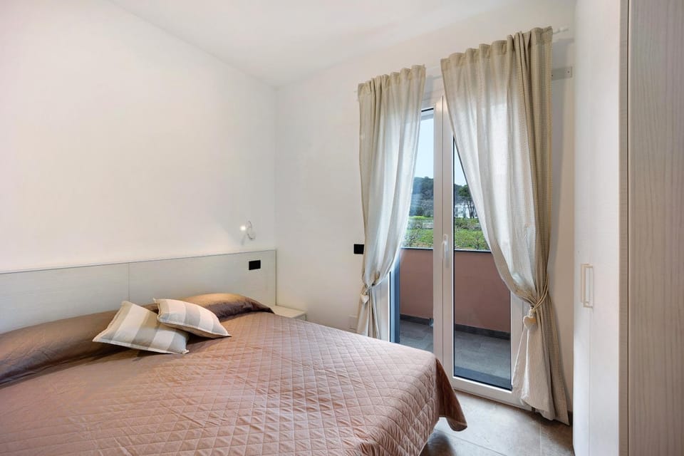 Property building, Living room, Bedroom