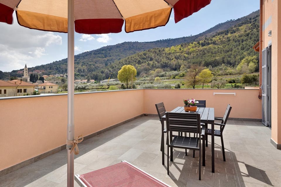 Property building, Balcony/Terrace, Living room