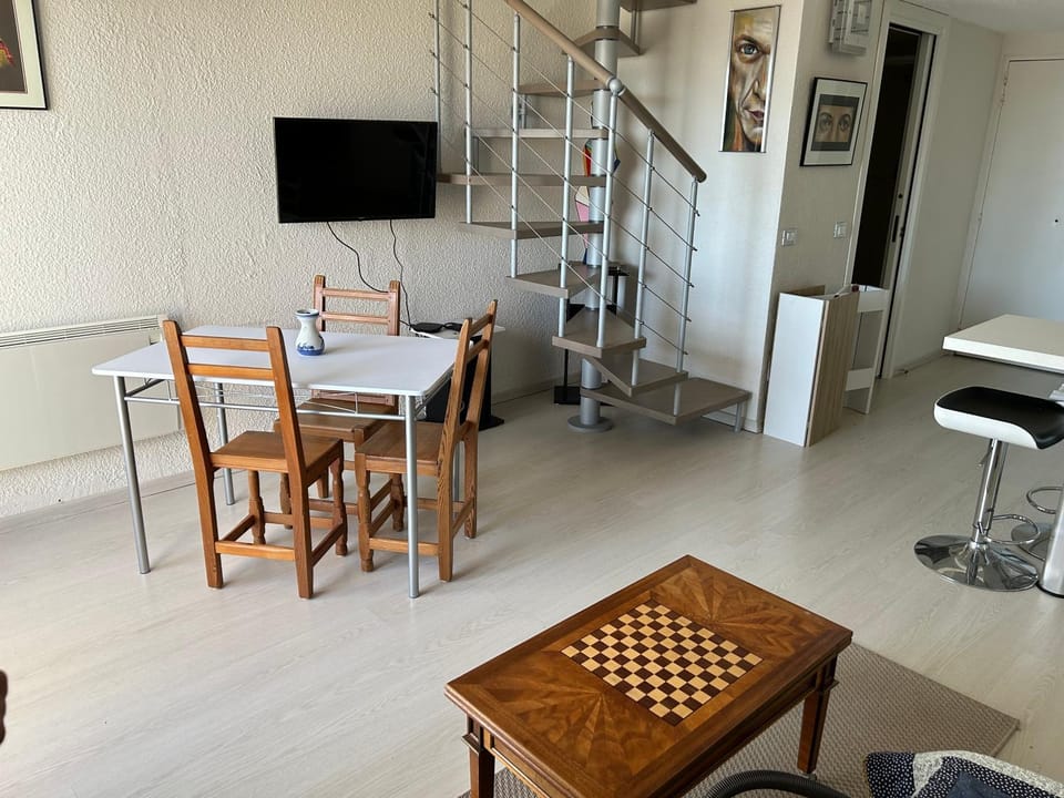 Appartement vue mer domaine arboré Apartment in Saint-Raphael