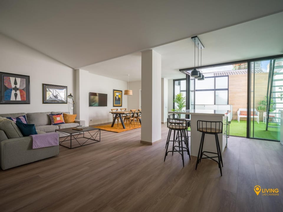 Balcony/Terrace, Living room, Seating area, Dining area
