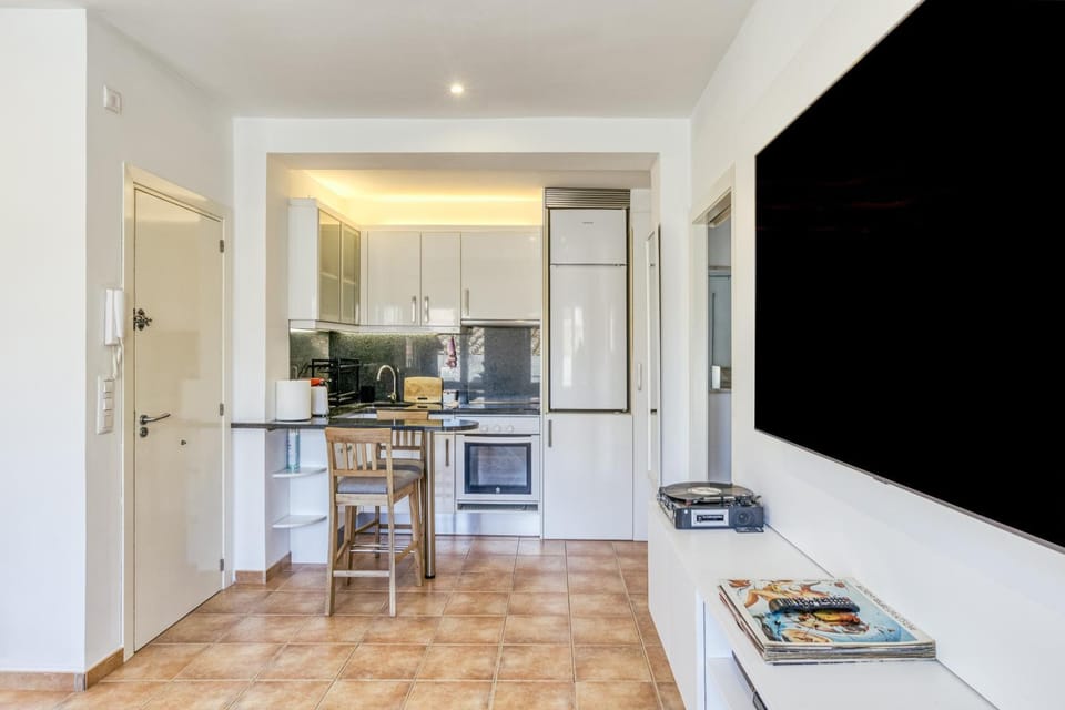 Kitchen or kitchenette, Living room