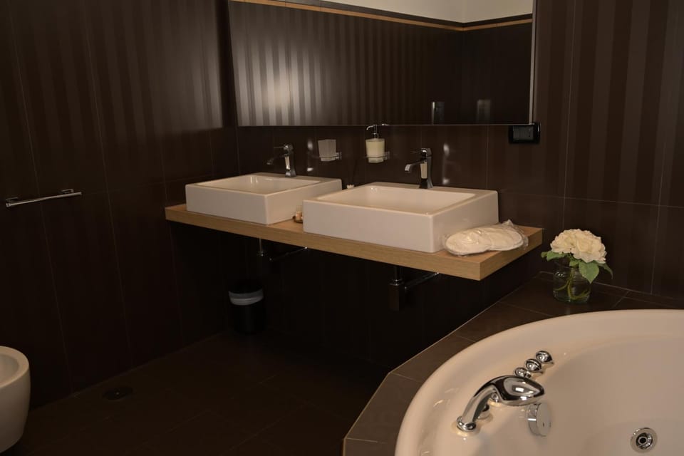 Bathroom, Bath