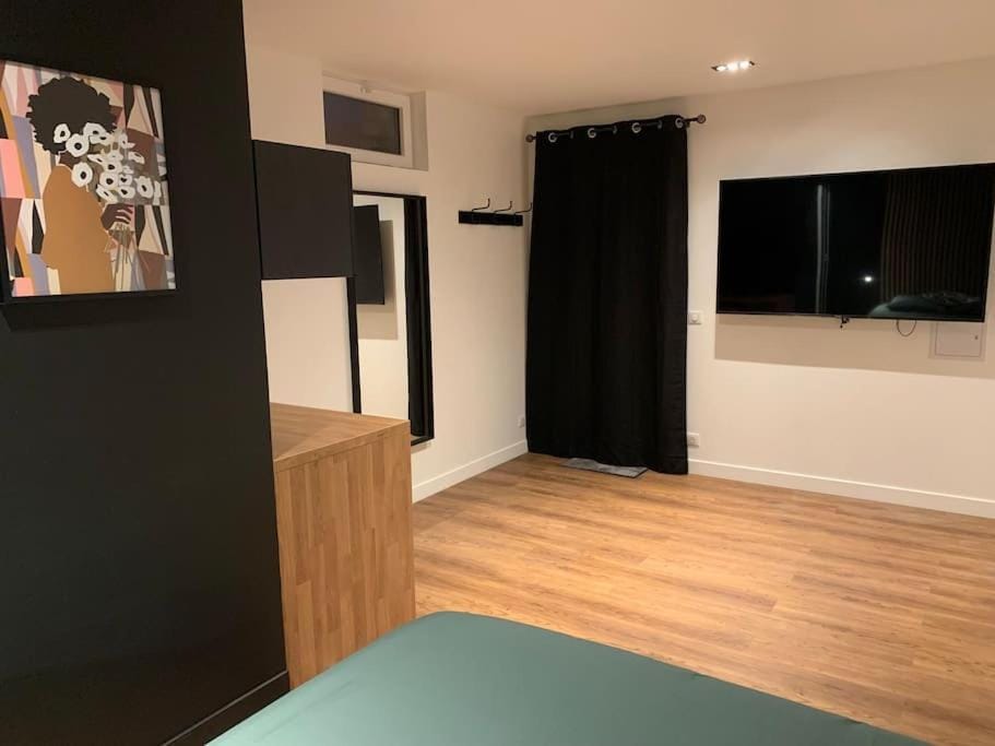 Appartement avec jacuzzi dans la chambre et piscine aux beaux jours Apartment in Hauts-de-France
