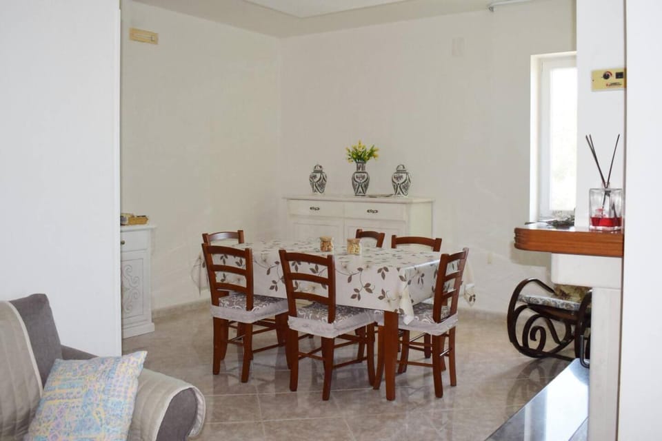Dining area, Lunch