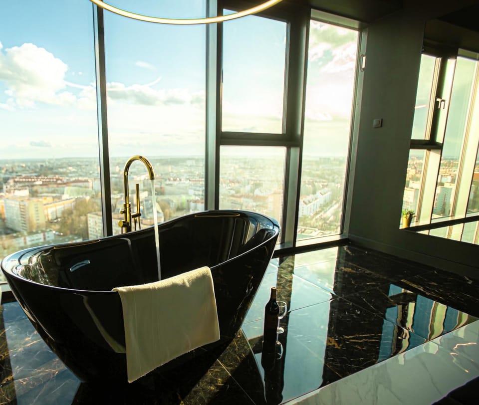 Wanna na 20 piętrze, City View, Hanza Tower Apartment in Szczecin