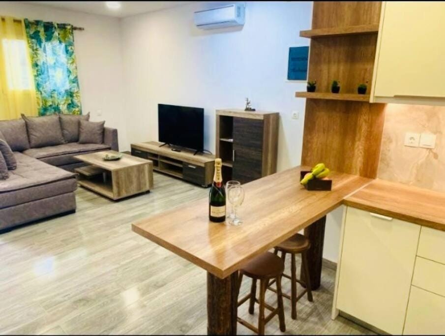 TV and multimedia, Dining area, air conditioner