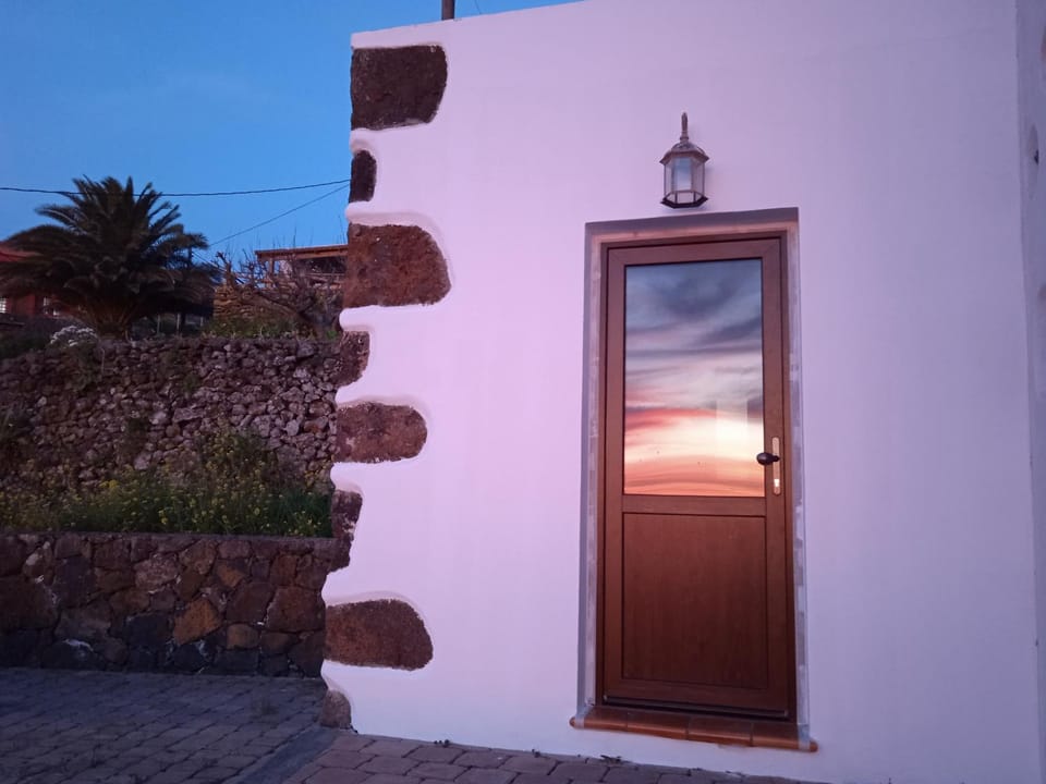 Facade/entrance, Sunrise