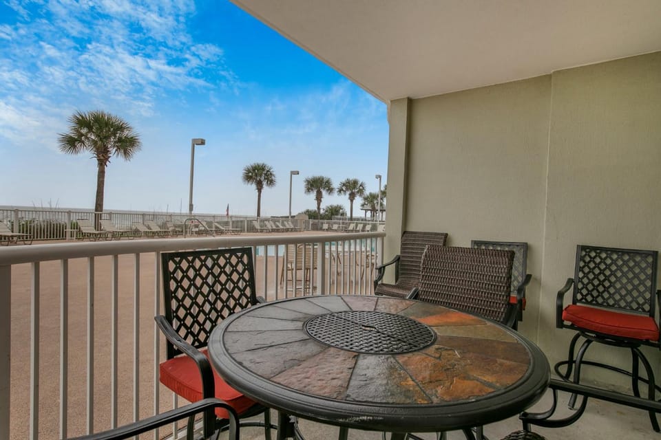 Tradewinds 001 by Vacation Homes Collection Apartment in Orange Beach