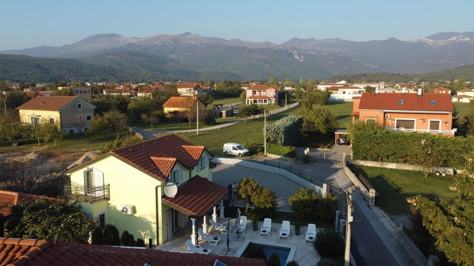 Bird's eye view, Mountain view