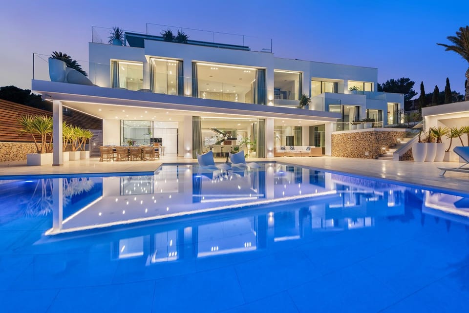 Property building, Pool view, sunbed