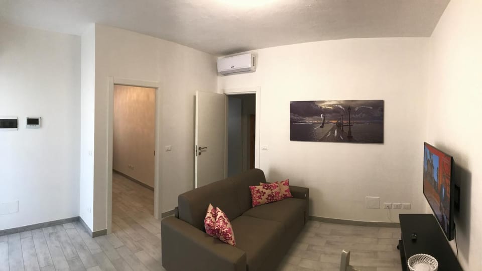 TV and multimedia, Living room, air conditioner