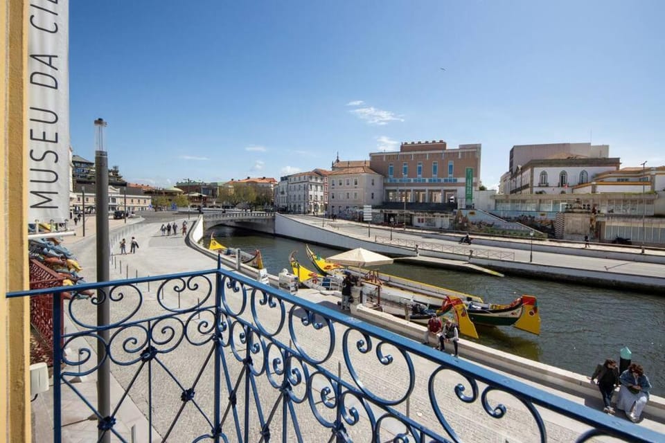 Apartamento no Canal no Centro de Aveiro Localização Premium & Zona Animada Apartment in Aveiro