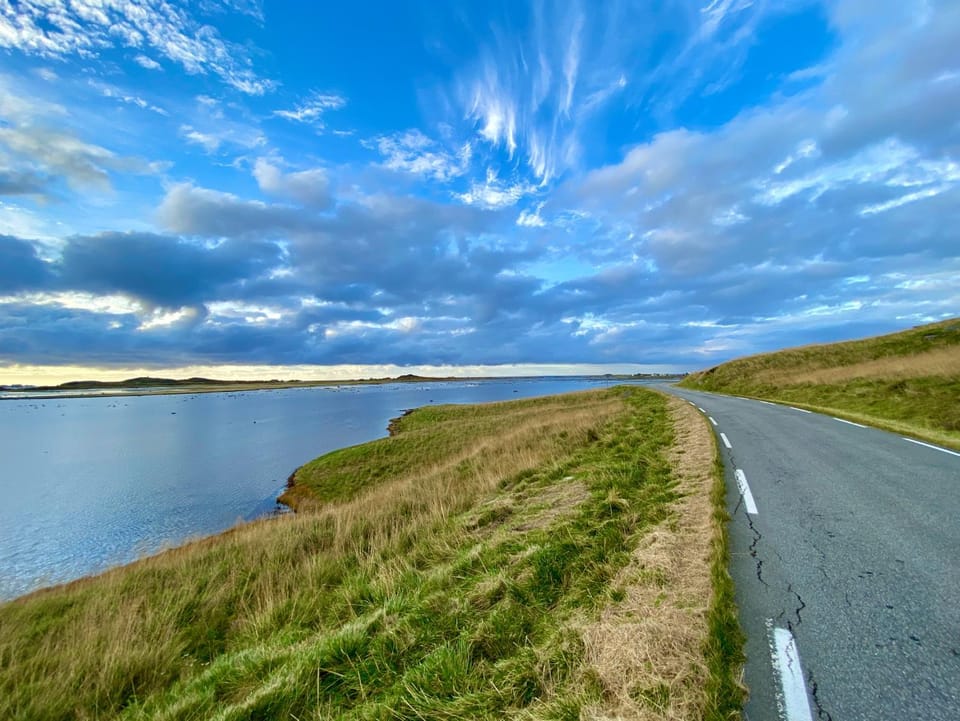 Neighbourhood, Natural landscape