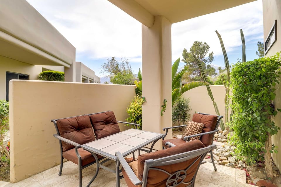 11 Mi to Coachella Valley Pet-Friendly Home! Apartment in Cathedral City