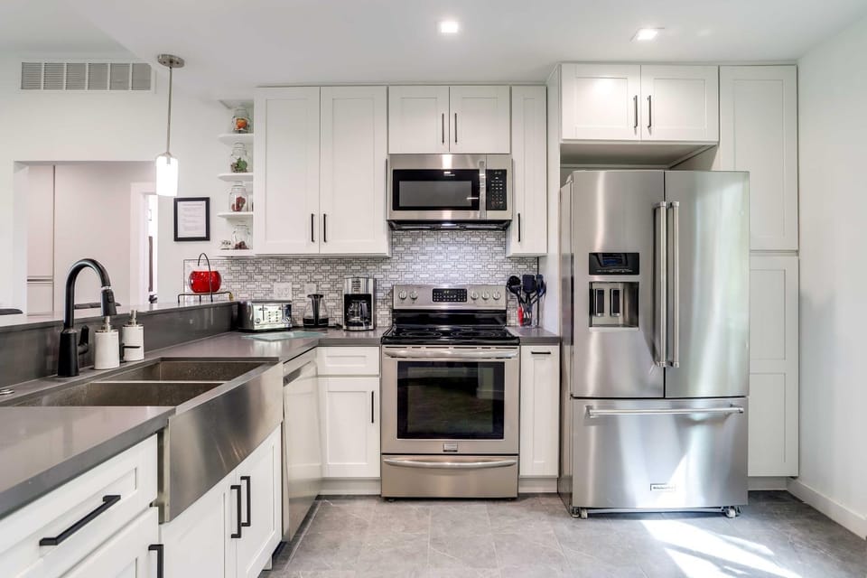 11 Mi to Coachella Valley Pet-Friendly Home! Apartment in Cathedral City