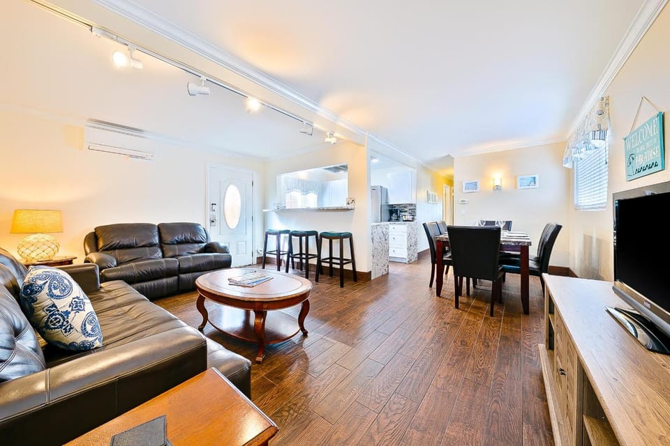 OB Pier 1 House in Ocean Beach