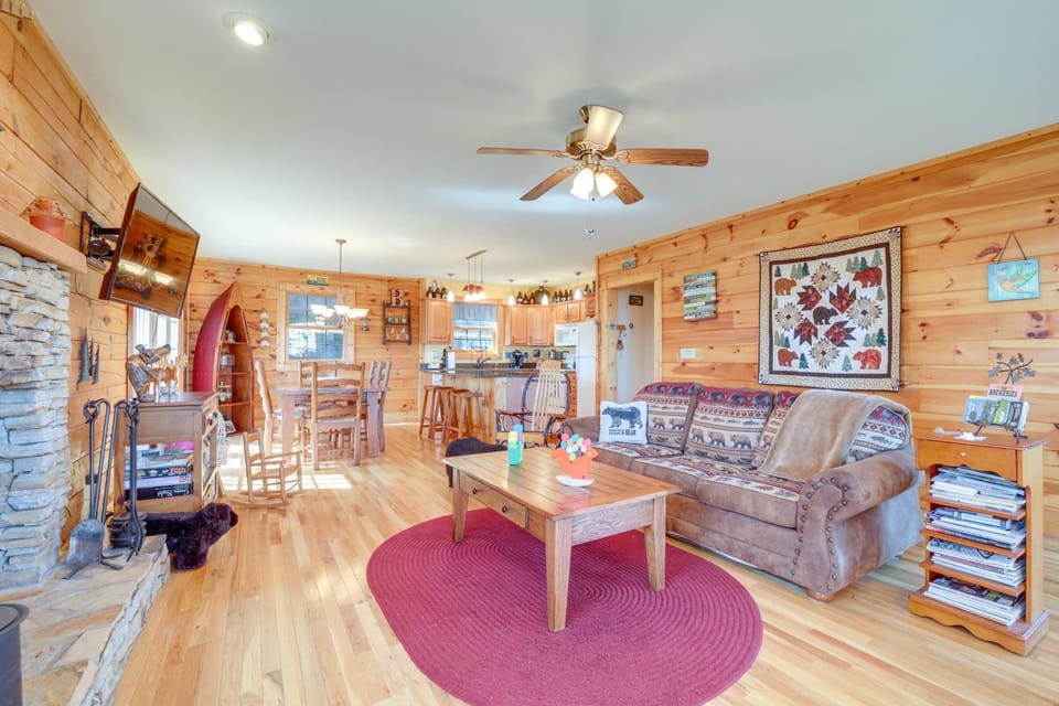 Waynesville Vacation Rental w/ Mountain Views! House in Ivy Hill
