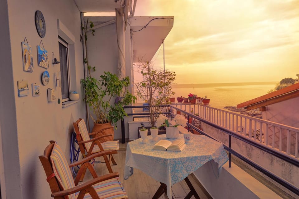 Patio, Day, Natural landscape, View (from property/room), Balcony/Terrace, Dining area, Sea view