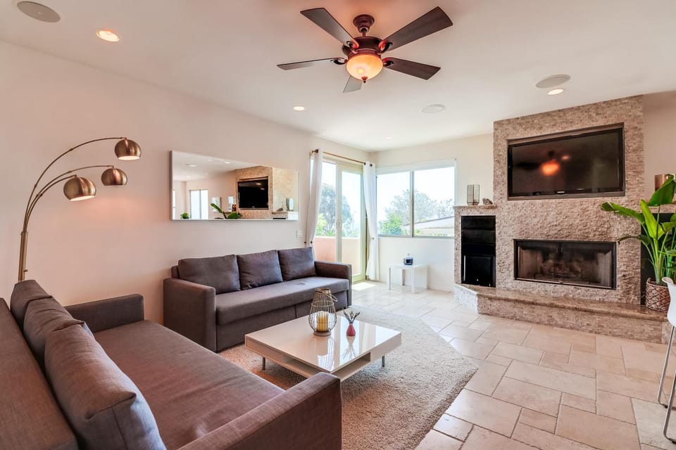 Tourmaline Tower House in Pacific Beach