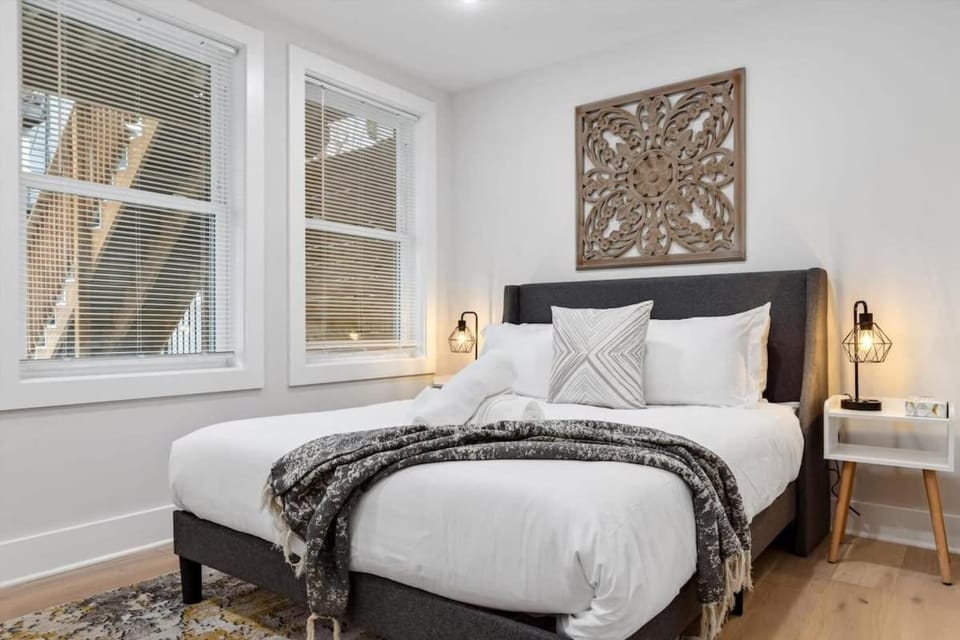 Excellent 2-BR Condo in Hip Area of DC Apartment in District of Columbia
