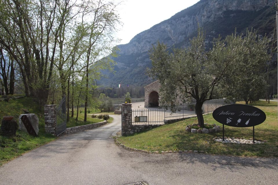 Facade/entrance, Parking
