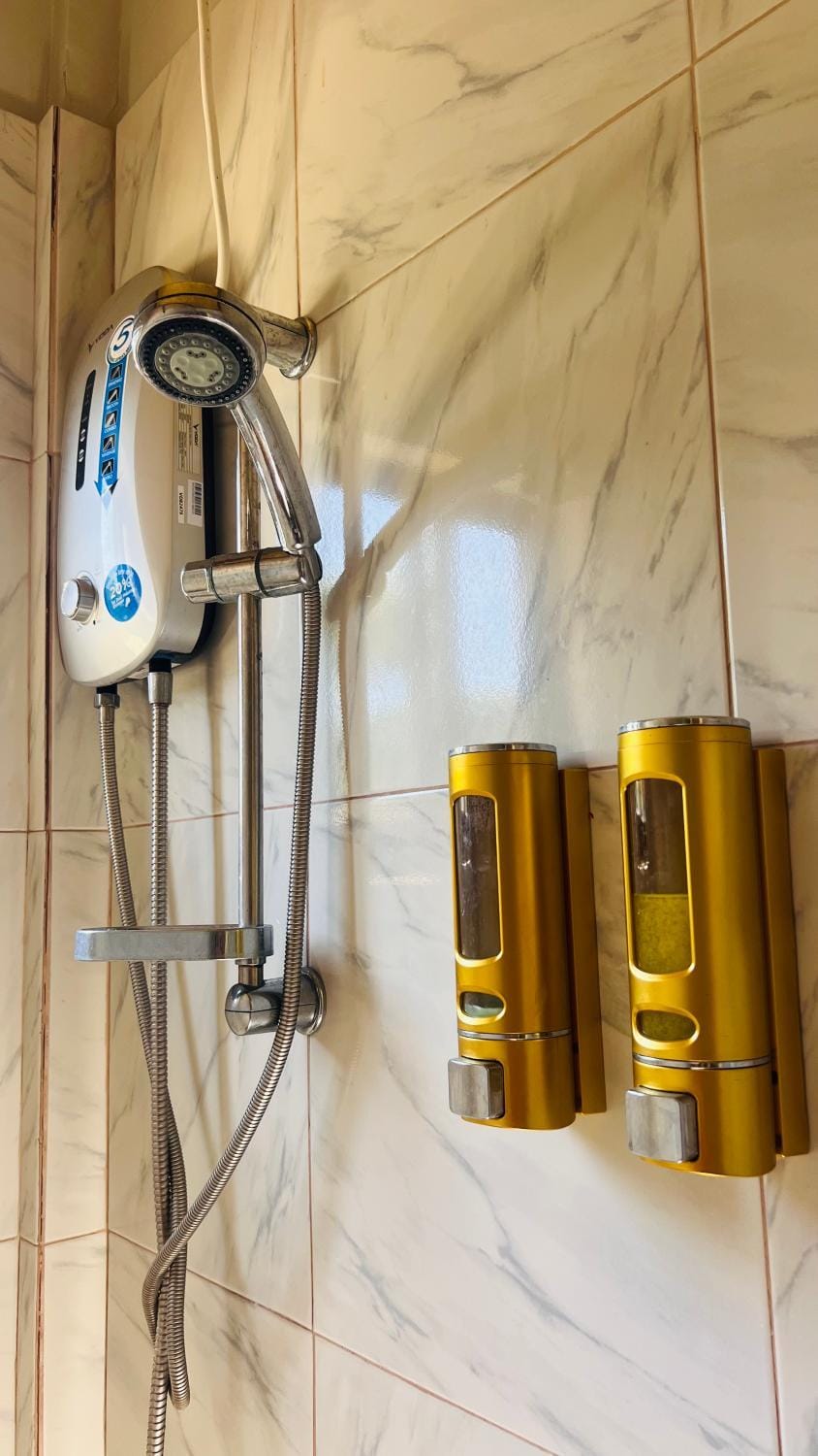 Shower, Bathroom, heating