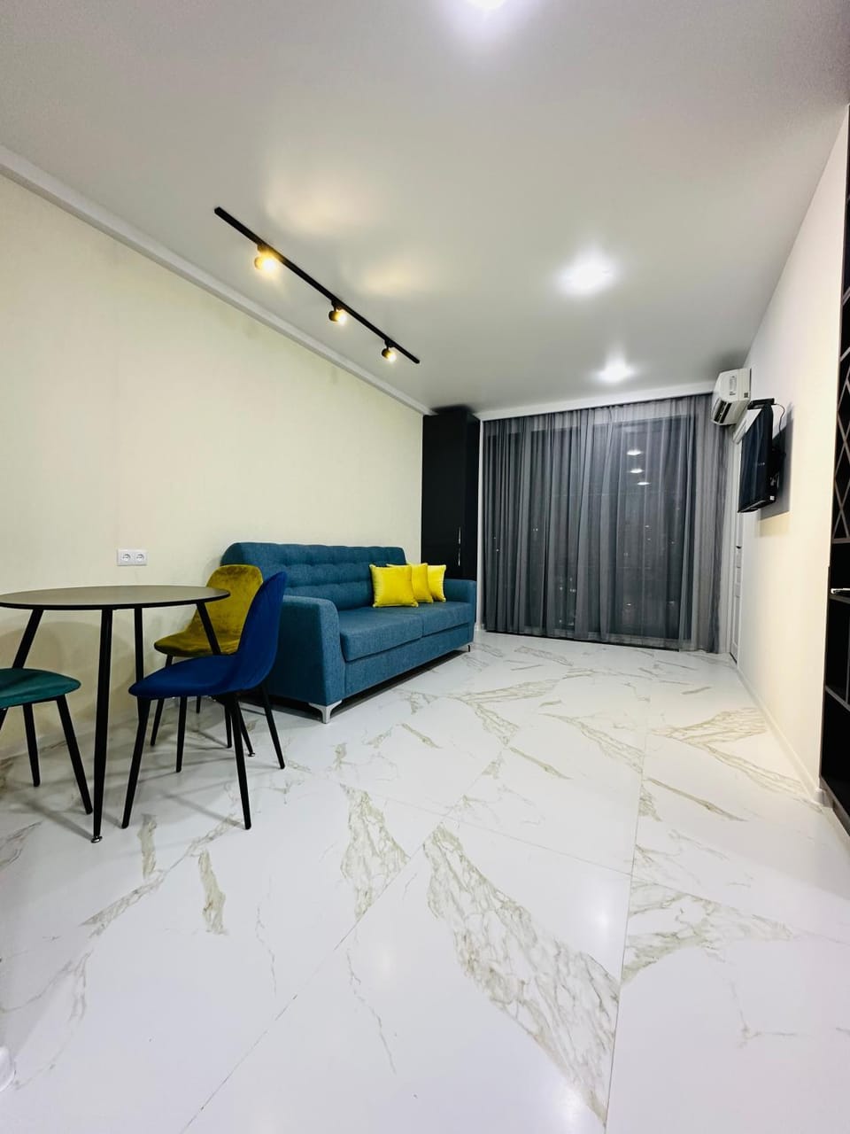 TV and multimedia, Living room, Seating area