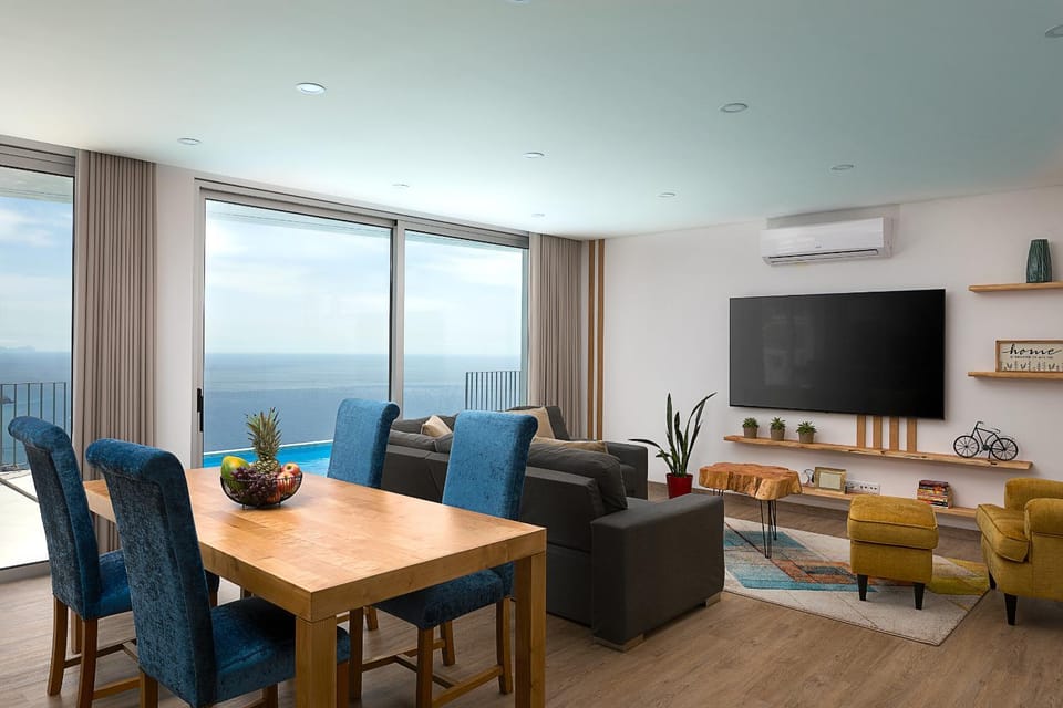 Natural landscape, TV and multimedia, Living room, Dining area, Sea view, air conditioner