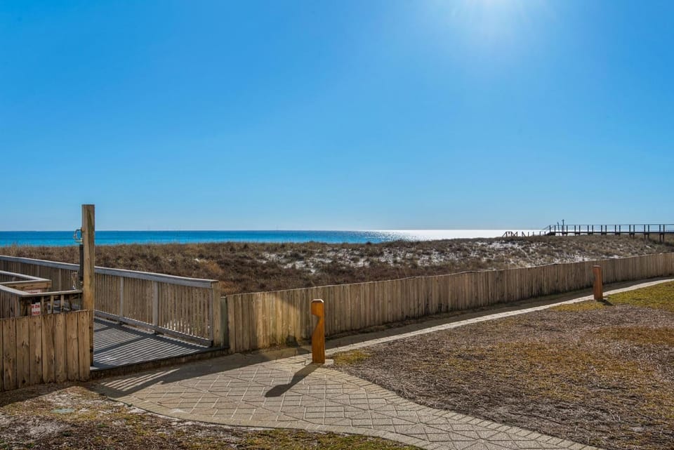 Navarre Towers 104 Apartment in Pensacola Beach