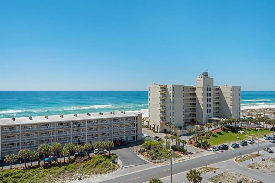 Seahorse unit R Apartment in Pensacola Beach