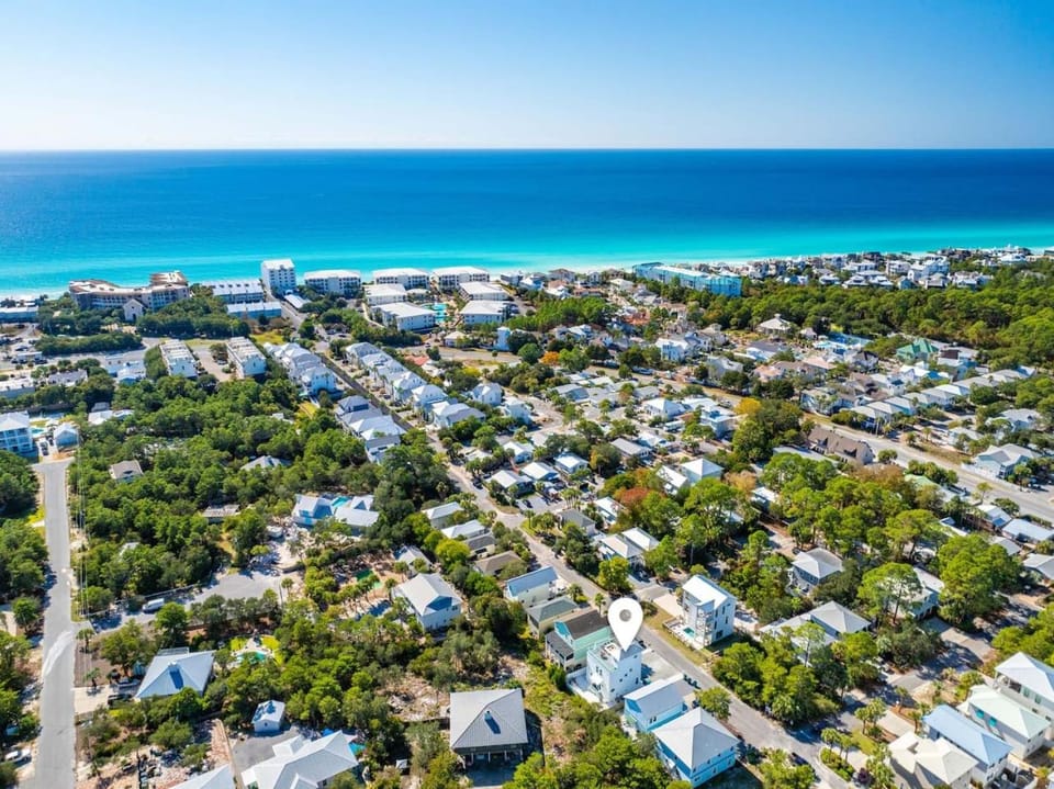 10 Min WalkTo 30A Beach Rooftop View & Cinema House in South Walton County