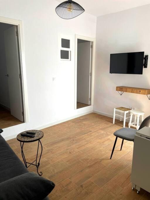 Communal lounge/ TV room, TV and multimedia, Evening entertainment