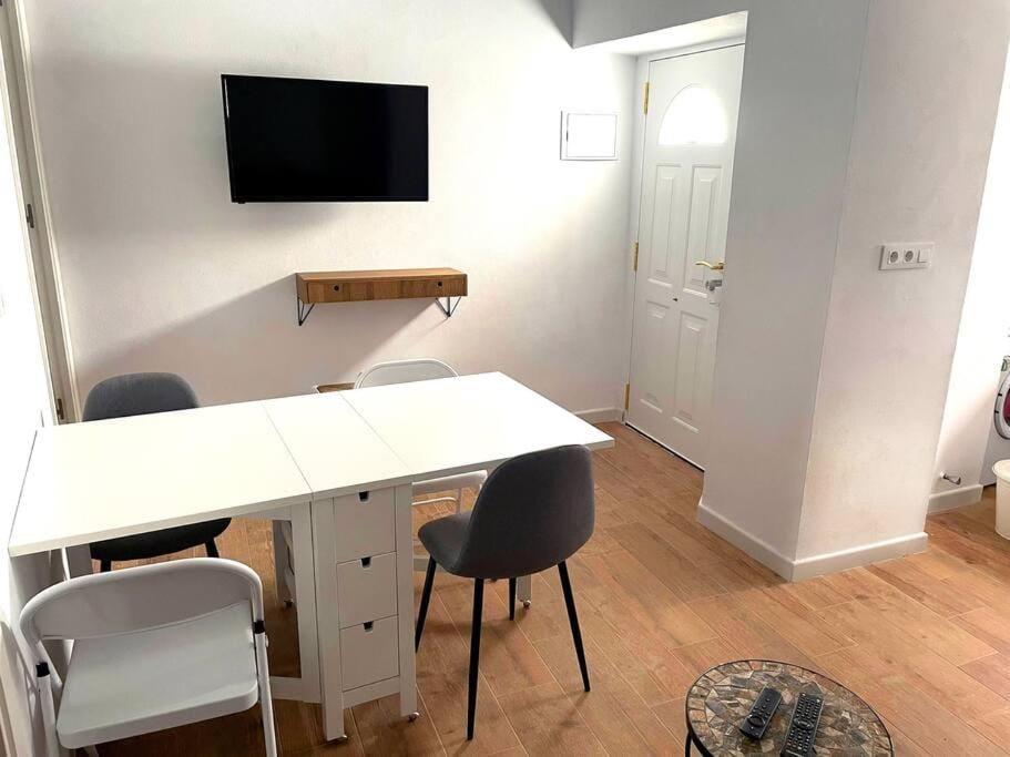 TV and multimedia, Living room, Dining area