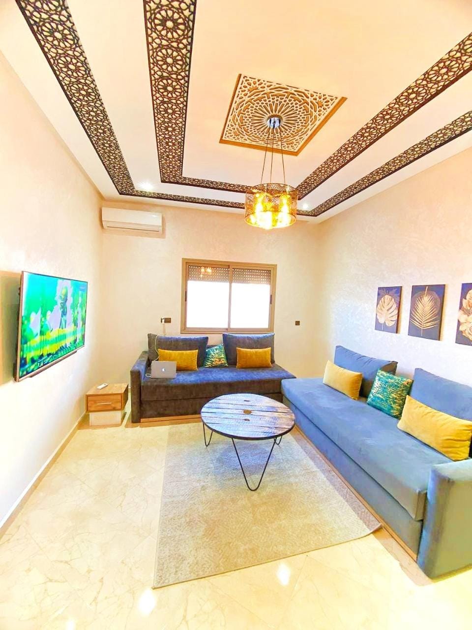Communal lounge/ TV room, TV and multimedia, Living room, Seating area, Evening entertainment