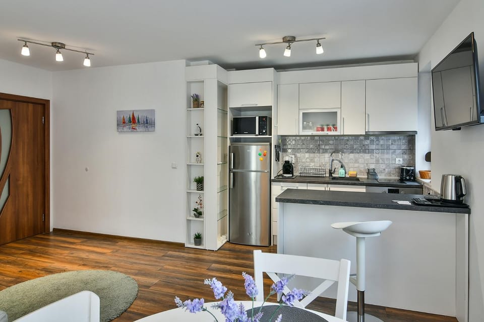 Coffee/tea facilities, Kitchen or kitchenette, Dining area, minibar, pet friendly, stove