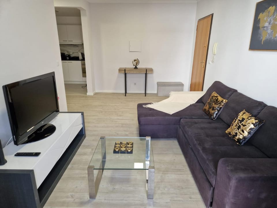 Living room, Seating area, Evening entertainment