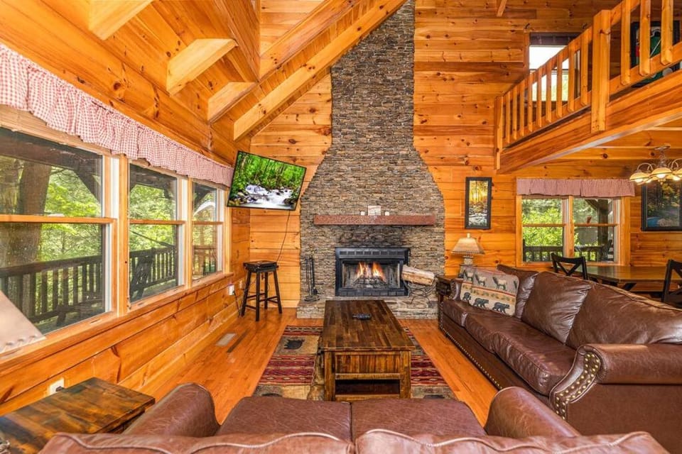 Pigeonforge Cabin Game Roomdog Friendlyhot Tub Cabin in Sevier County