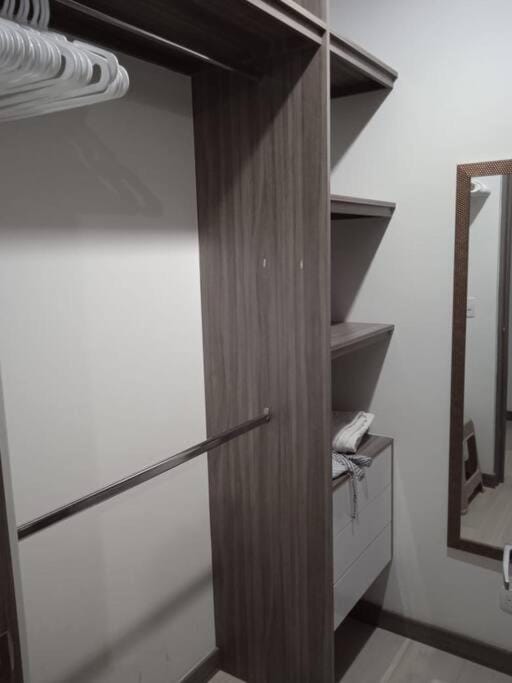 Penthouse Lujo Itagui 40 Piso Vista Panoramica Jacuzzi Sauna Largo Plazo Apartment in Sabaneta